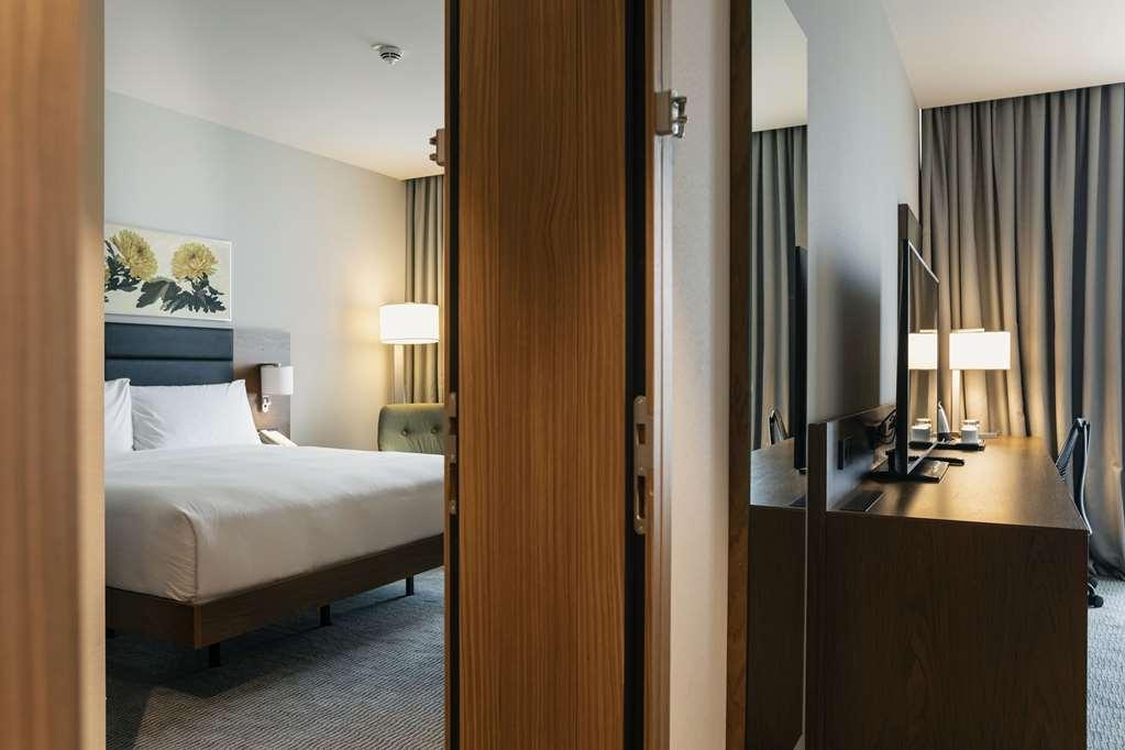 Hilton Garden Inn Tbilisi Chavchavadze Phòng bức ảnh