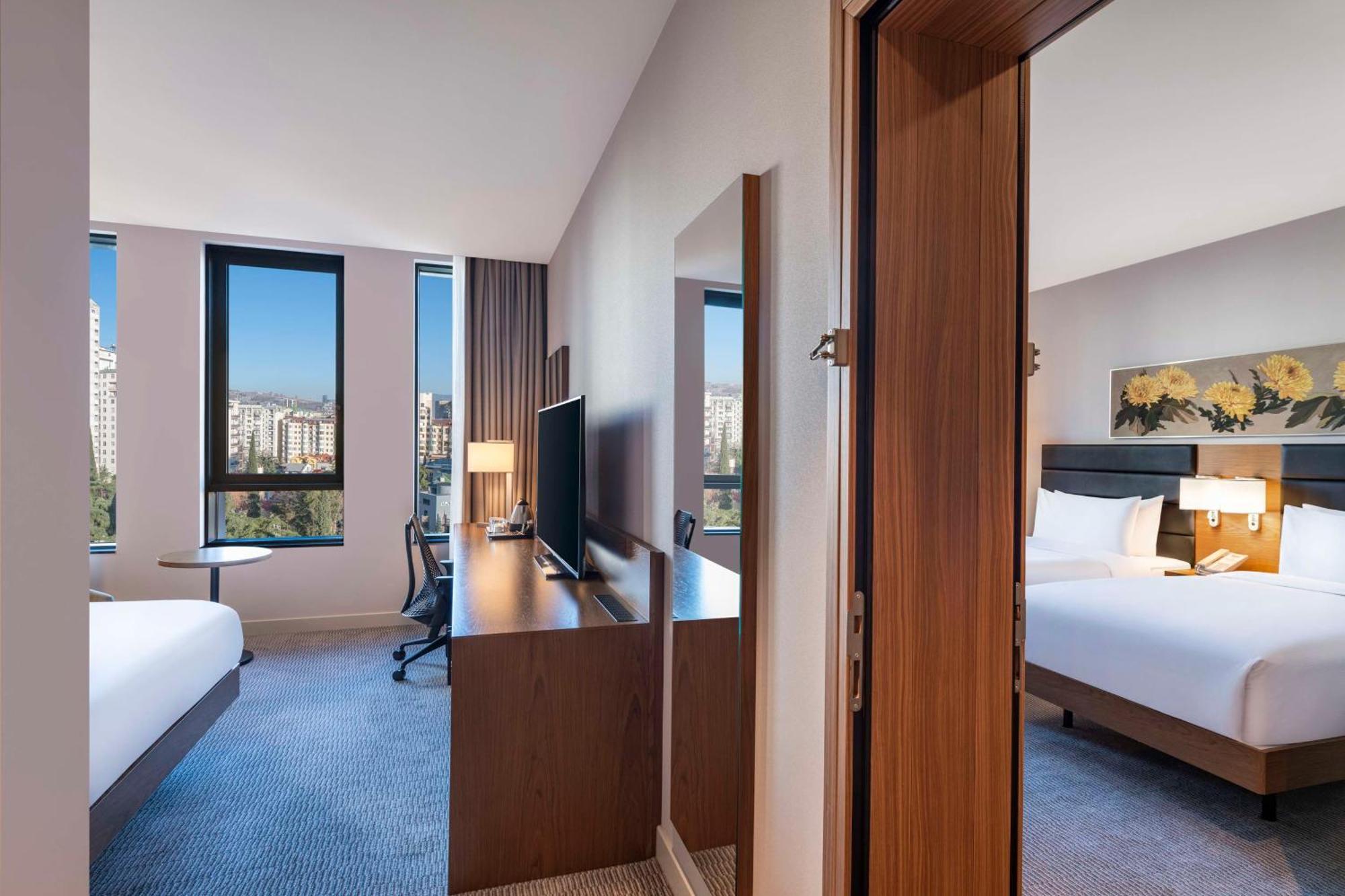 Hilton Garden Inn Tbilisi Chavchavadze Ngoại thất bức ảnh