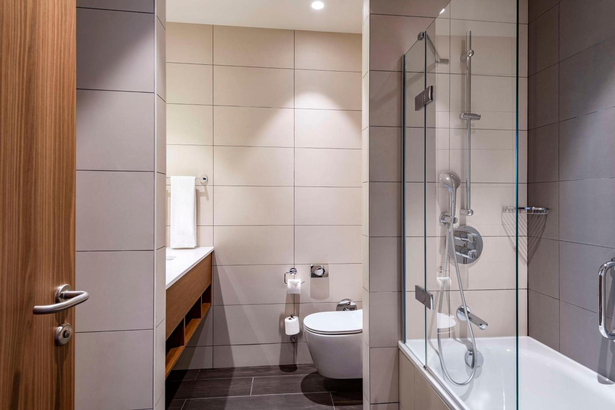 Hilton Garden Inn Tbilisi Chavchavadze Ngoại thất bức ảnh