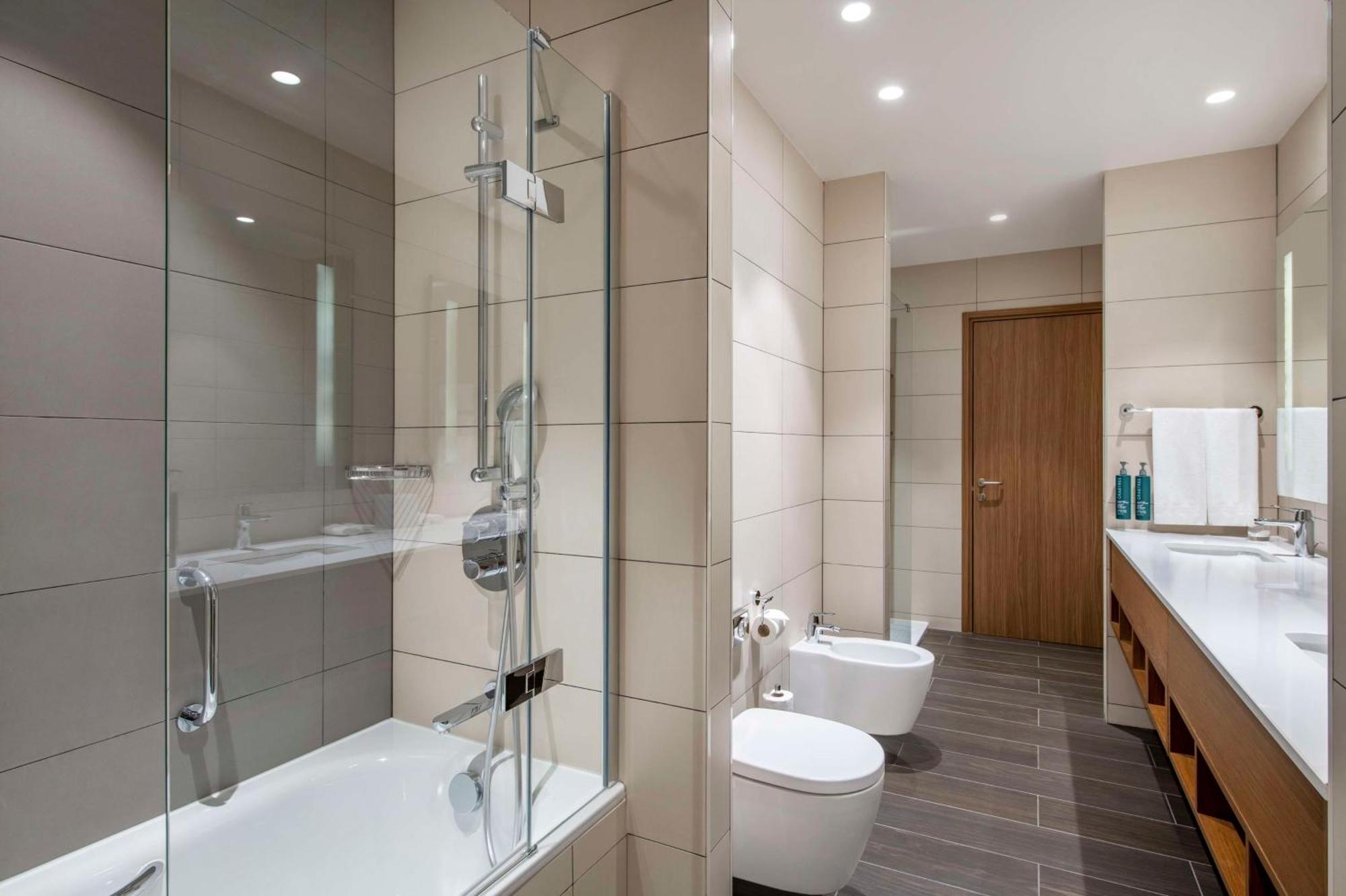 Hilton Garden Inn Tbilisi Chavchavadze Ngoại thất bức ảnh