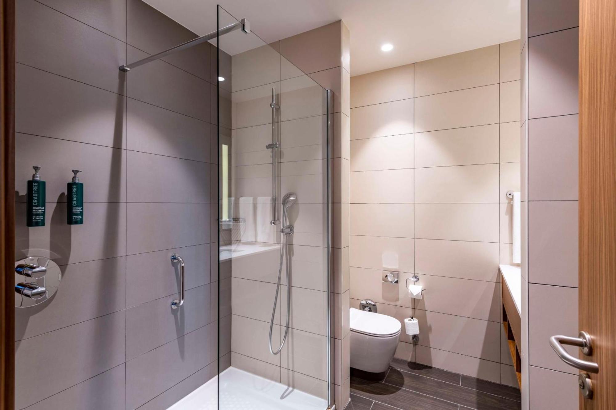 Hilton Garden Inn Tbilisi Chavchavadze Ngoại thất bức ảnh