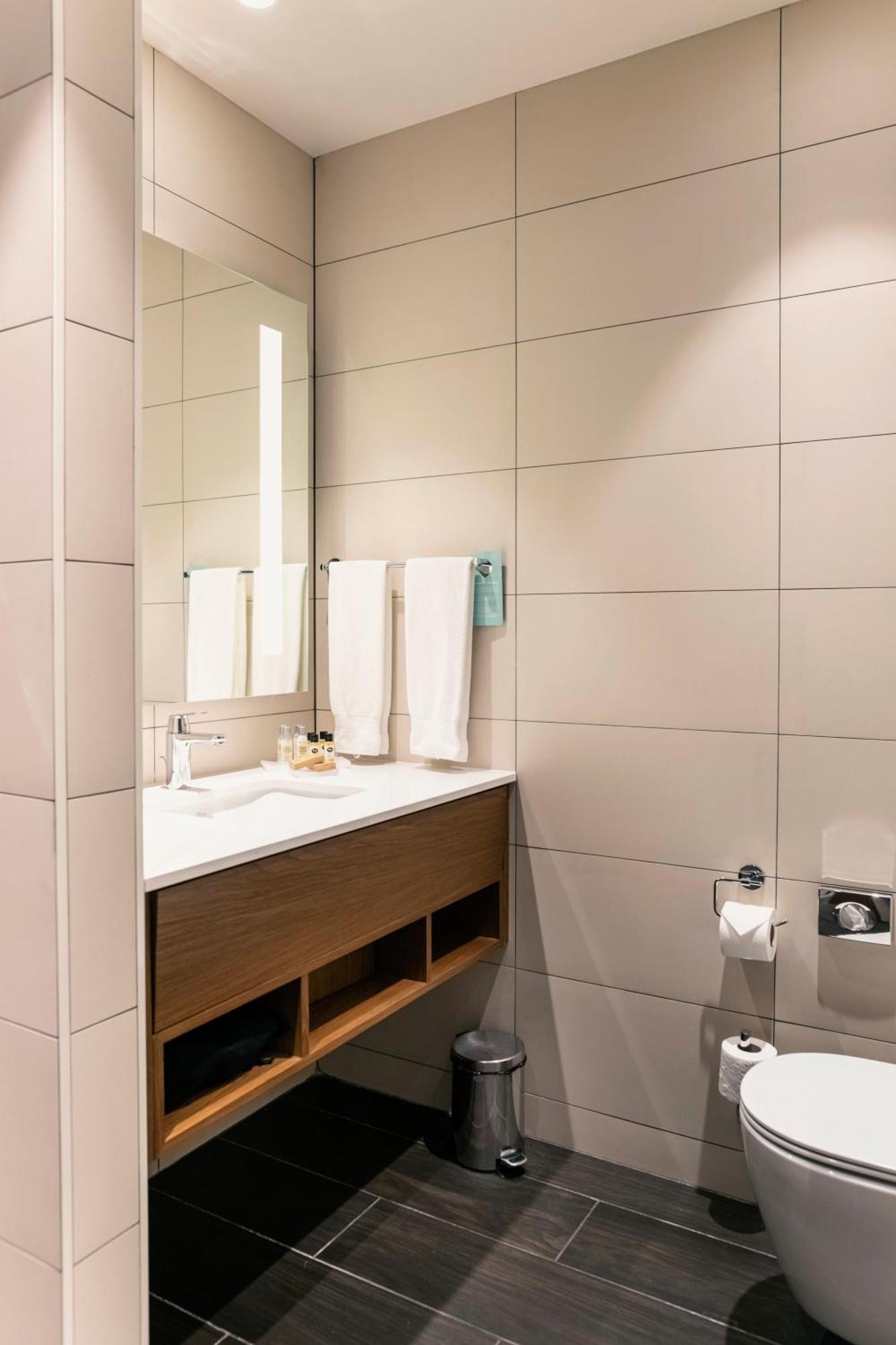Hilton Garden Inn Tbilisi Chavchavadze Ngoại thất bức ảnh