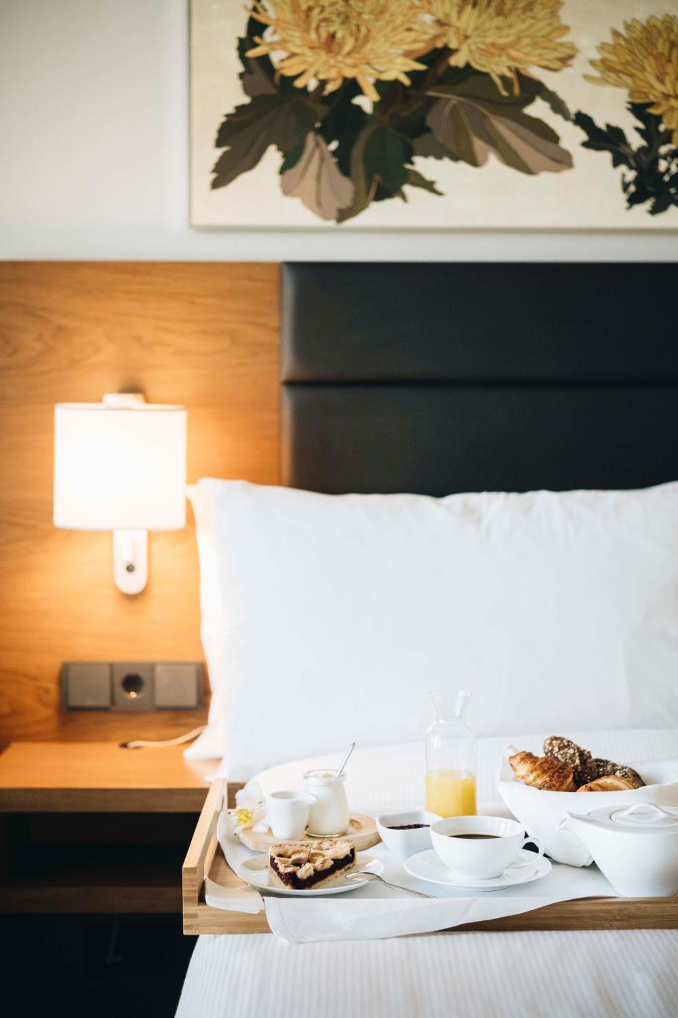 Hilton Garden Inn Tbilisi Chavchavadze Ngoại thất bức ảnh