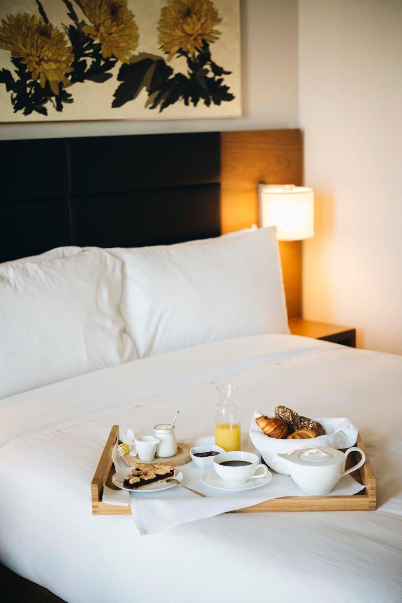 Hilton Garden Inn Tbilisi Chavchavadze Ngoại thất bức ảnh